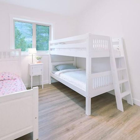 Oasis Getaway, Mins To Lake, King Bed, Dbl Garage Invermere Eksteriør bilde