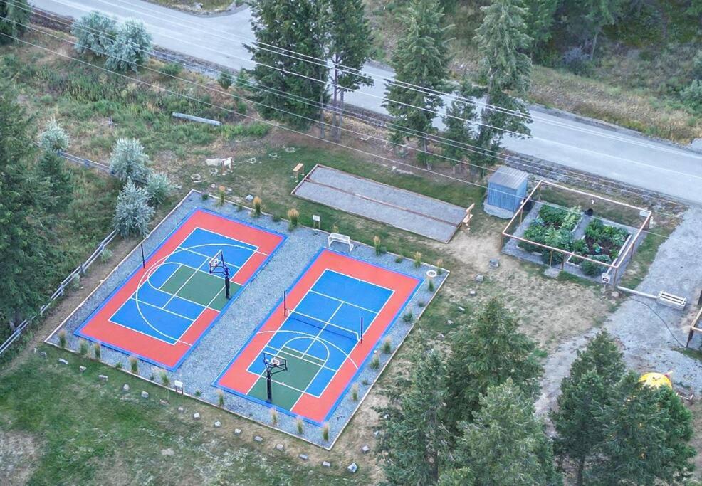 Oasis Getaway, Mins To Lake, King Bed, Dbl Garage Invermere Eksteriør bilde