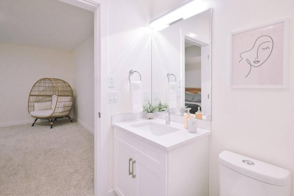 Oasis Getaway, Mins To Lake, King Bed, Dbl Garage Invermere Eksteriør bilde