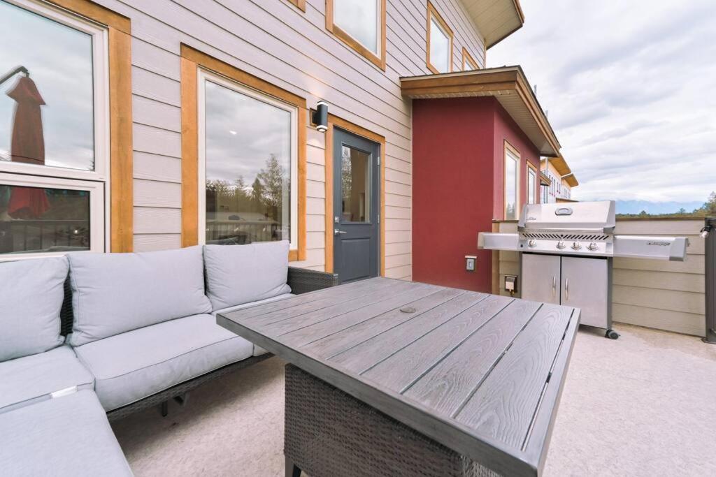 Oasis Getaway, Mins To Lake, King Bed, Dbl Garage Invermere Eksteriør bilde