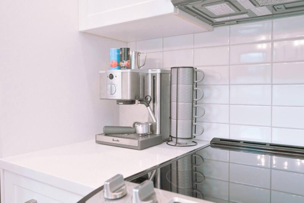 Oasis Getaway, Mins To Lake, King Bed, Dbl Garage Invermere Eksteriør bilde